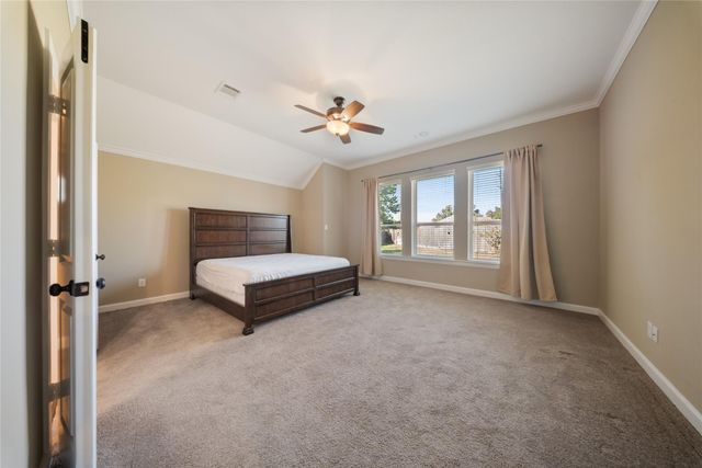 176 Castlegate Lane, Houston, TX 77065