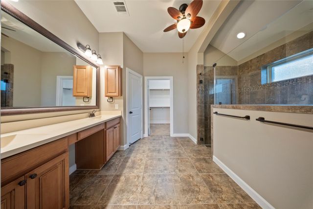 176 Castlegate Lane, Houston, TX 77065