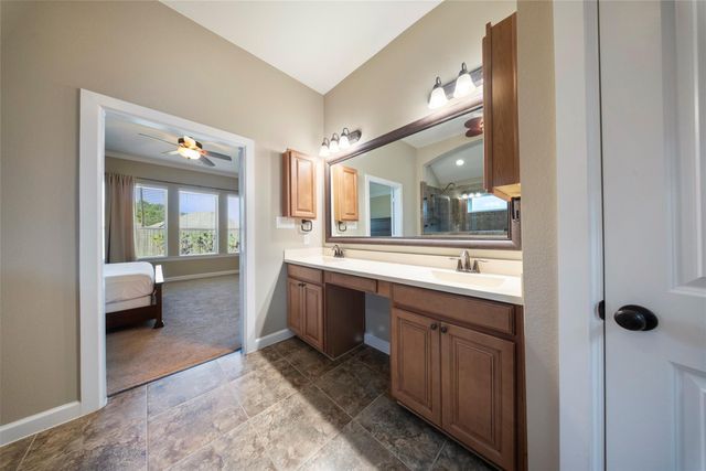 176 Castlegate Lane, Houston, TX 77065