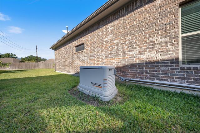 176 Castlegate Lane, Houston, TX 77065