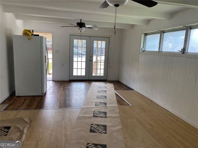 106 E Derenne Avenue, Savannah, GA 31405