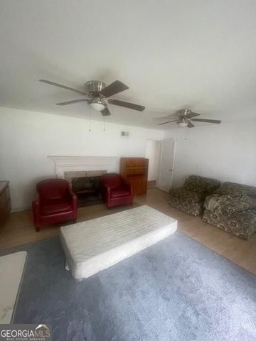 106 E Derenne Avenue, Savannah, GA 31405