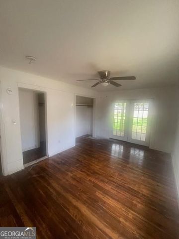 106 E Derenne Avenue, Savannah, GA 31405