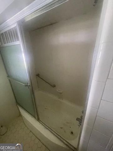 106 E Derenne Avenue, Savannah, GA 31405