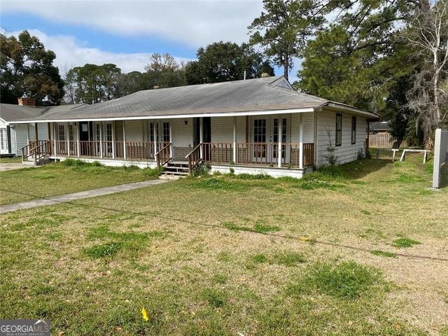 106 E Derenne Avenue, Savannah, GA 31405