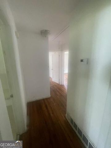 106 E Derenne Avenue, Savannah, GA 31405