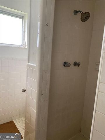 106 E Derenne Avenue, Savannah, GA 31405