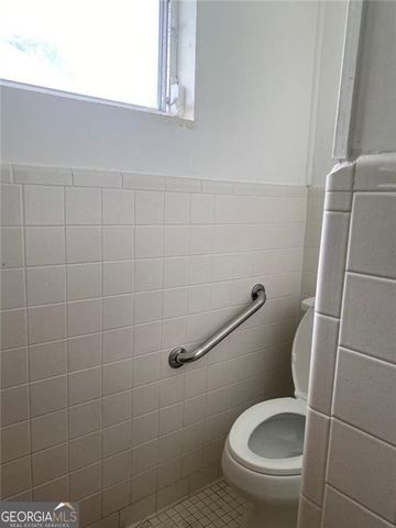 106 E Derenne Avenue, Savannah, GA 31405