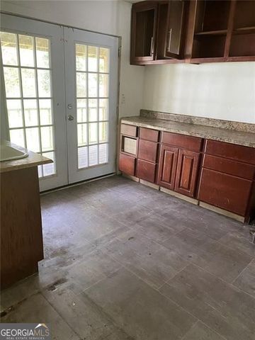 106 E Derenne Avenue, Savannah, GA 31405