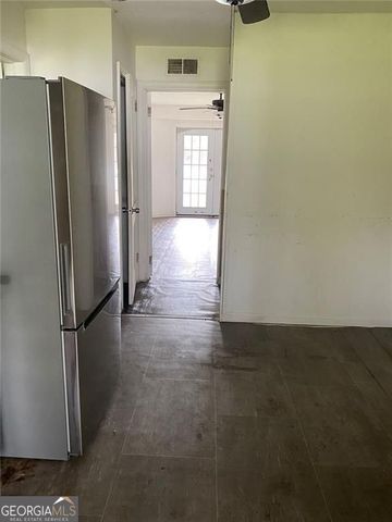 106 E Derenne Avenue, Savannah, GA 31405