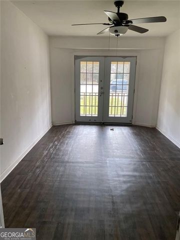 106 E Derenne Avenue, Savannah, GA 31405