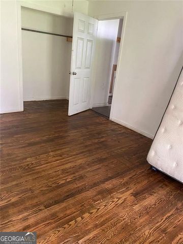 106 E Derenne Avenue, Savannah, GA 31405