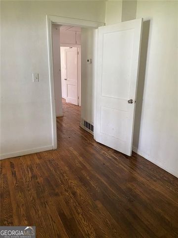 106 E Derenne Avenue, Savannah, GA 31405