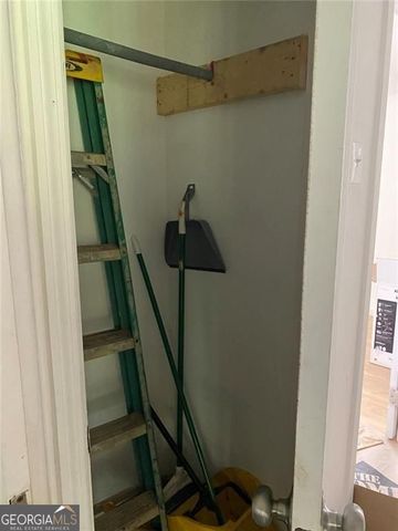 106 E Derenne Avenue, Savannah, GA 31405