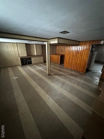 8139 Blanchard Drive, Berkeley, MO 63134