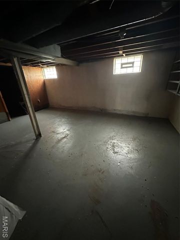 8139 Blanchard Drive, Berkeley, MO 63134