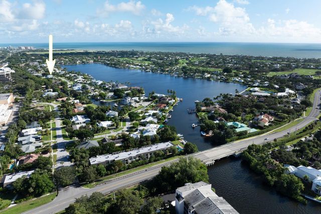 11823 Lake Shore Place, North Palm Beach, FL 33408
