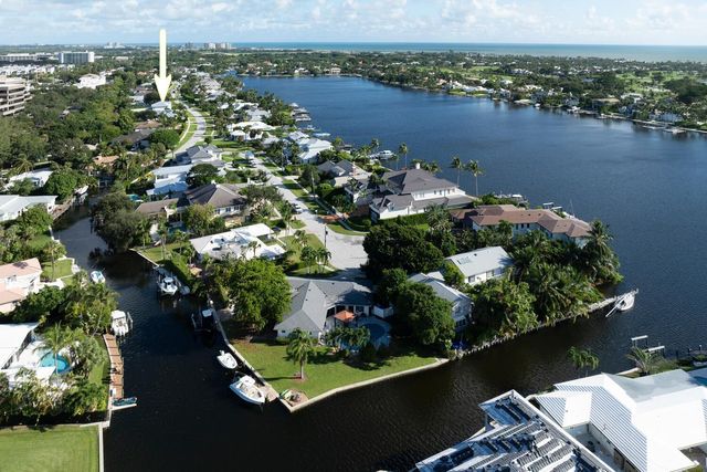 11823 Lake Shore Place, North Palm Beach, FL 33408