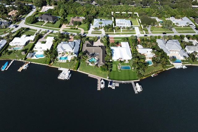 11823 Lake Shore Place, North Palm Beach, FL 33408