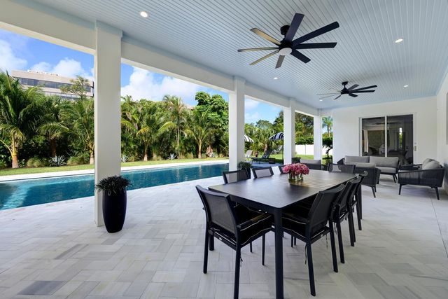 11823 Lake Shore Place, North Palm Beach, FL 33408