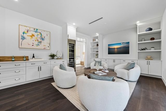 11823 Lake Shore Place, North Palm Beach, FL 33408