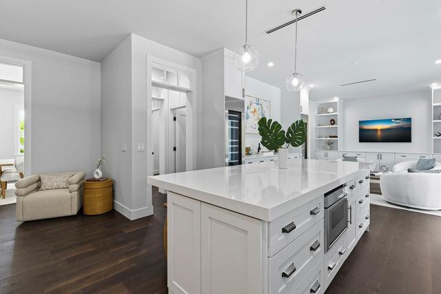 11823 Lake Shore Place, North Palm Beach, FL 33408