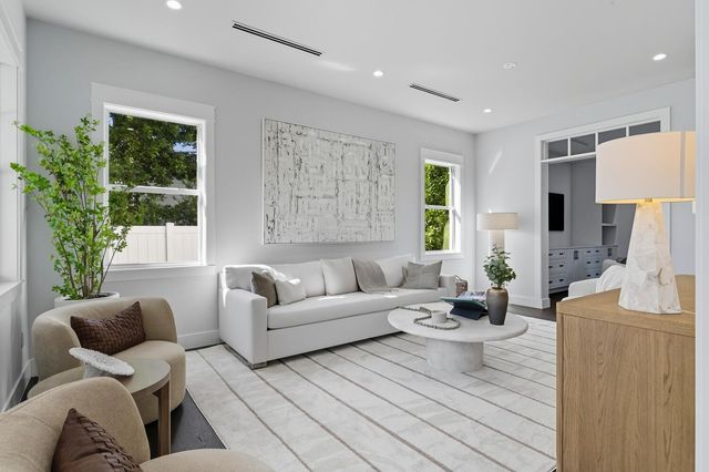 11823 Lake Shore Place, North Palm Beach, FL 33408