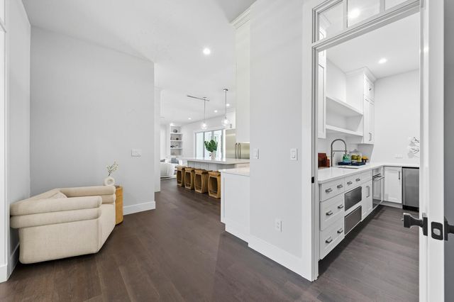 11823 Lake Shore Place, North Palm Beach, FL 33408