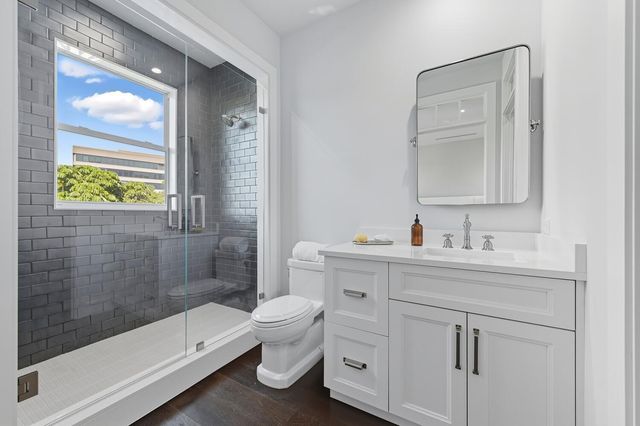 11823 Lake Shore Place, North Palm Beach, FL 33408