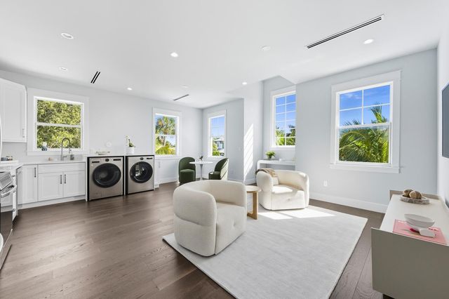11823 Lake Shore Place, North Palm Beach, FL 33408