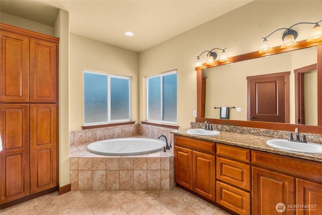 8634 Fox Ridge Lane SE, Olympia, WA 98513