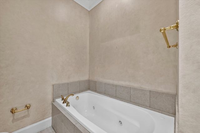 3535 GILLESPIE Street 104, Dallas, TX 75219