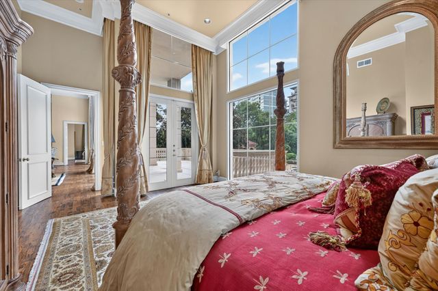 3535 GILLESPIE Street 104, Dallas, TX 75219