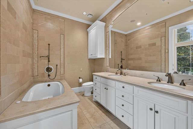 3535 GILLESPIE Street 104, Dallas, TX 75219