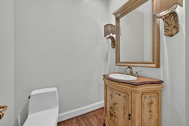3535 GILLESPIE Street 104, Dallas, TX 75219