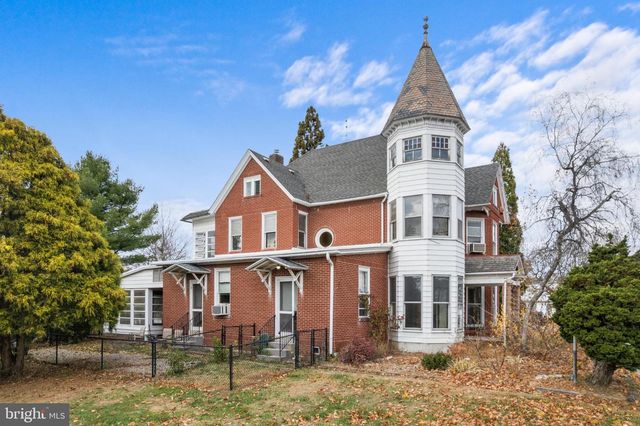 47 CHERRY ST, Walnutport, PA 18088