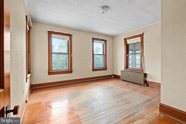 47 CHERRY ST, Walnutport, PA 18088