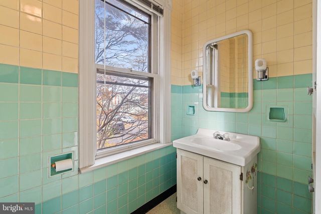 47 CHERRY ST, Walnutport, PA 18088