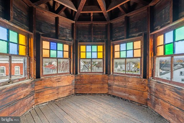 47 CHERRY ST, Walnutport, PA 18088