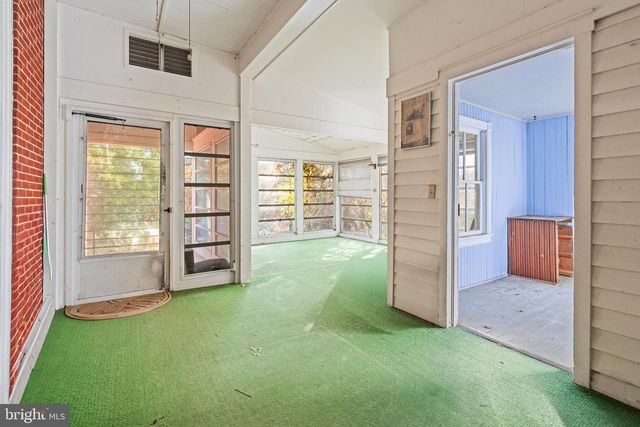 47 CHERRY ST, Walnutport, PA 18088