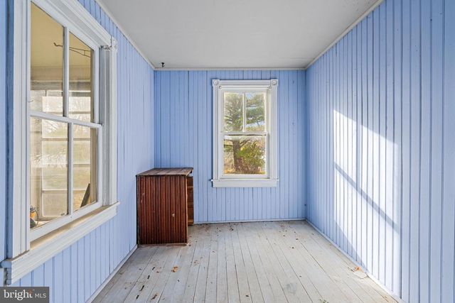 47 CHERRY ST, Walnutport, PA 18088