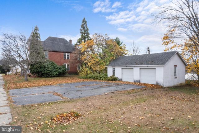 47 CHERRY ST, Walnutport, PA 18088