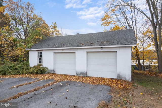 47 CHERRY ST, Walnutport, PA 18088