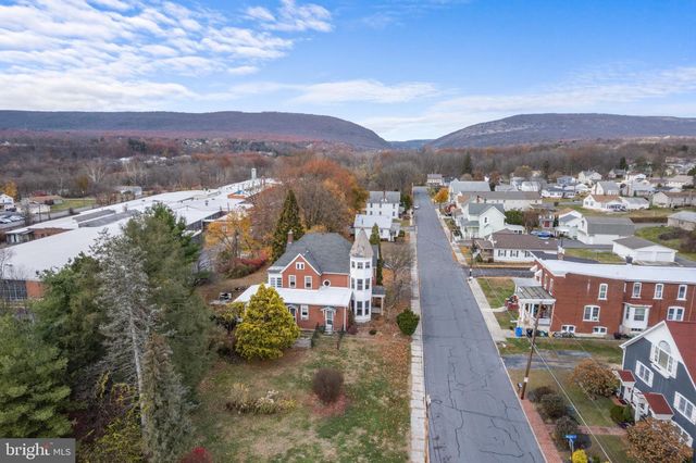 47 CHERRY ST, Walnutport, PA 18088