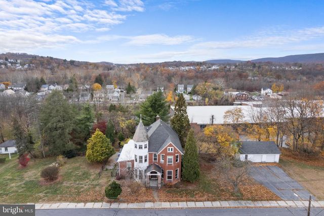 47 CHERRY ST, Walnutport, PA 18088