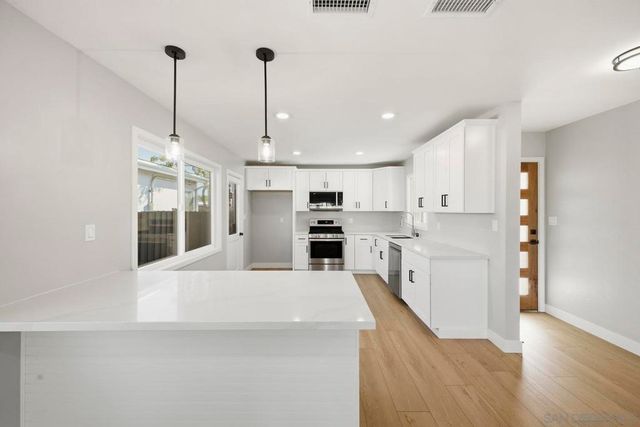 2990 Greyling Dr, San Diego, CA 92123