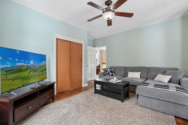 687 Tuscarora Avenue, Saint Paul, MN 55102