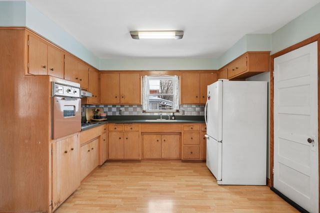 687 Tuscarora Avenue, Saint Paul, MN 55102