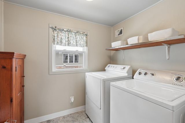 687 Tuscarora Avenue, Saint Paul, MN 55102