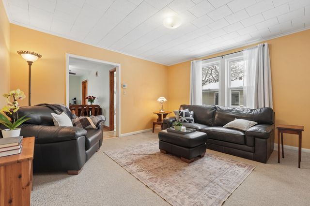 687 Tuscarora Avenue, Saint Paul, MN 55102